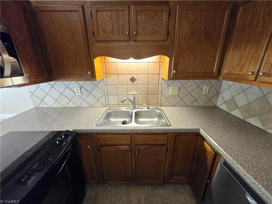 15 Collwood Court, Greensboro, NC 27409 - #3