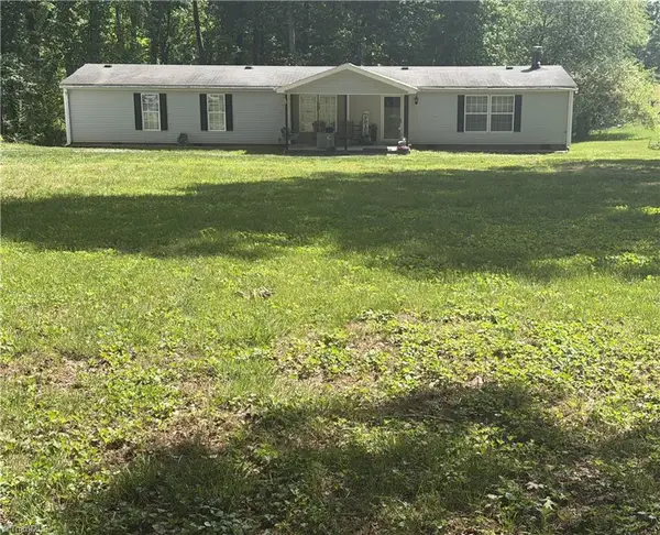 5925 Bobs Lake Road, Hamptonville, NC 27020
