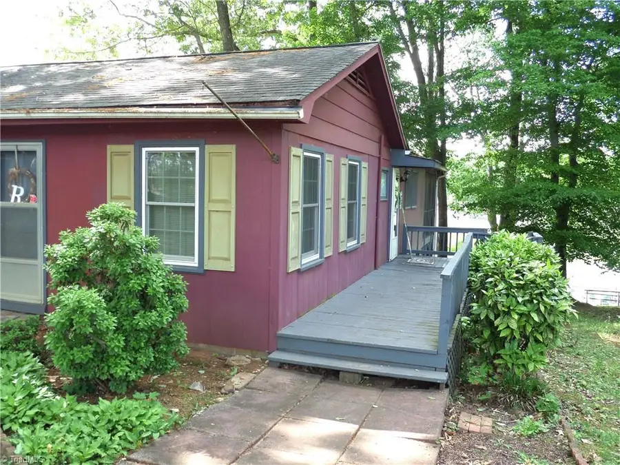 1220 Lake Drive 9, Lexington, NC 27292 - #3