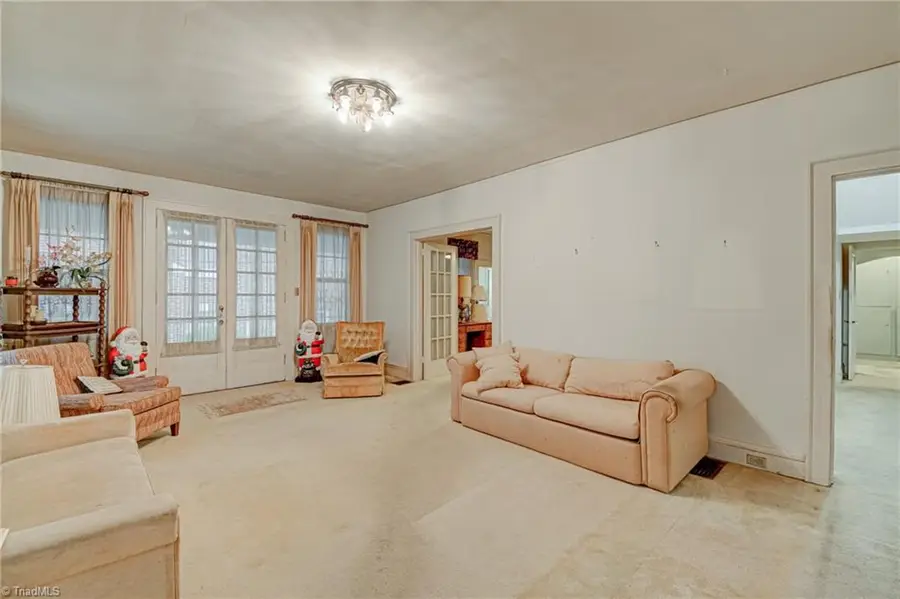 1518 Cloverdale Avenue, Winston Salem, NC 27104 - #3