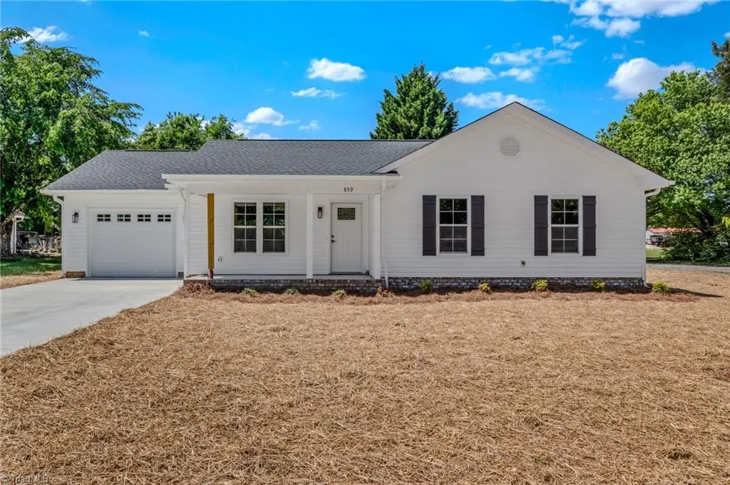 859 W Lee Avenue, Yadkinville, NC 27055 - #1