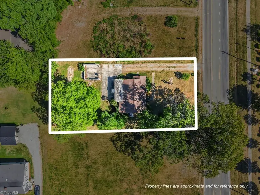 513 S Graham Hopedale Road, Burlington, NC 27217 - #2