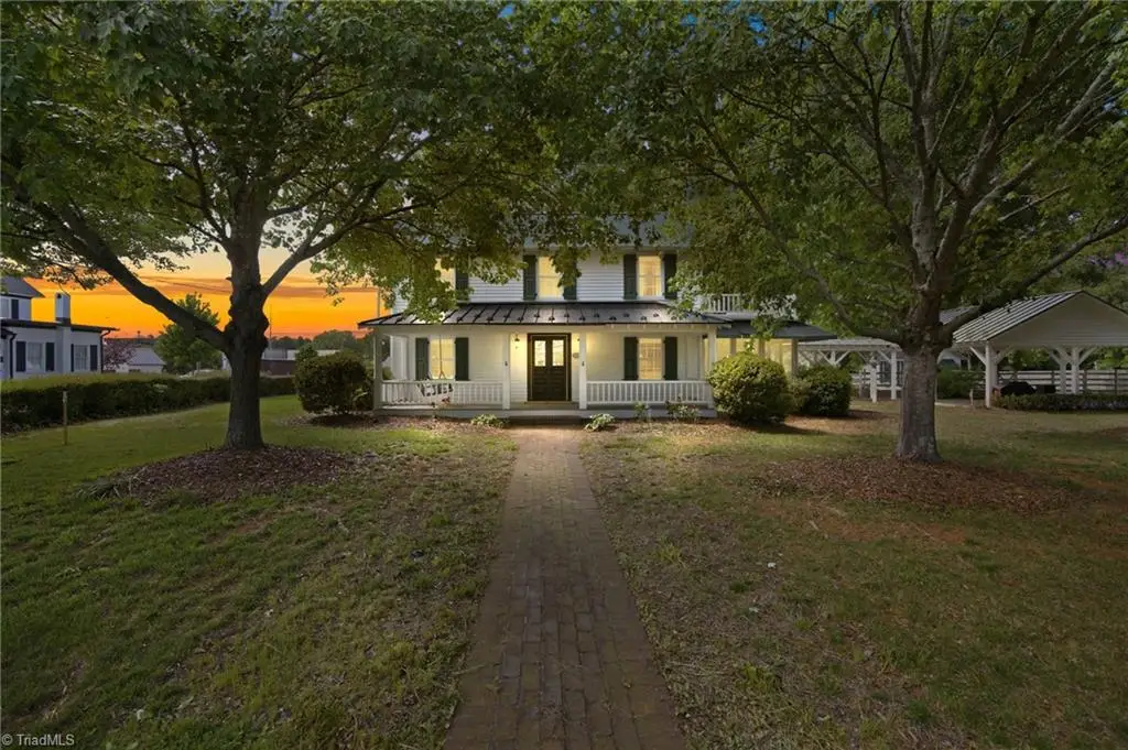 8827 Nc Highway 109, Wallburg, NC 27107 - #1