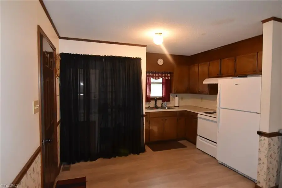 426 S Shore Drive, Lexington, NC 27292 - #3