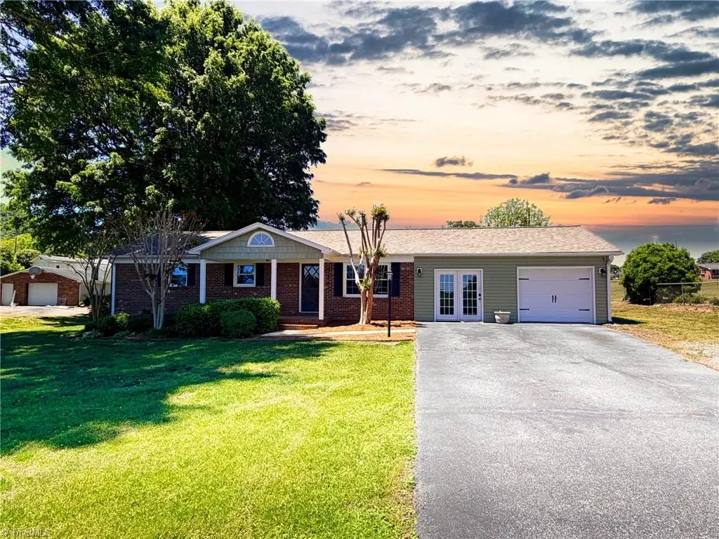 3216 Country View Road, Jonesville, NC 28642 - #1