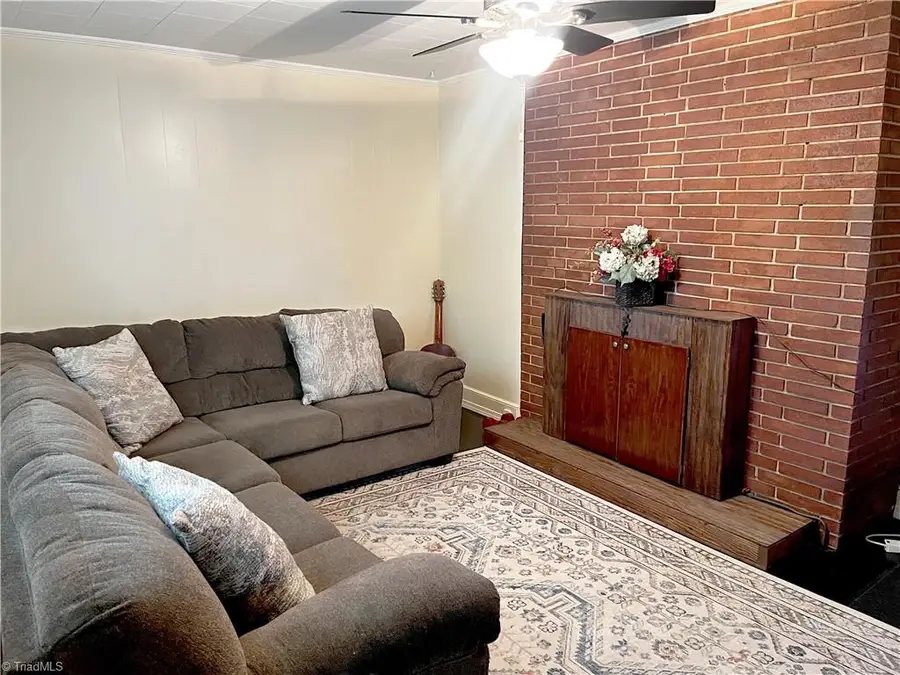 1502 Fairview Street, Greensboro, NC 27405 - #3
