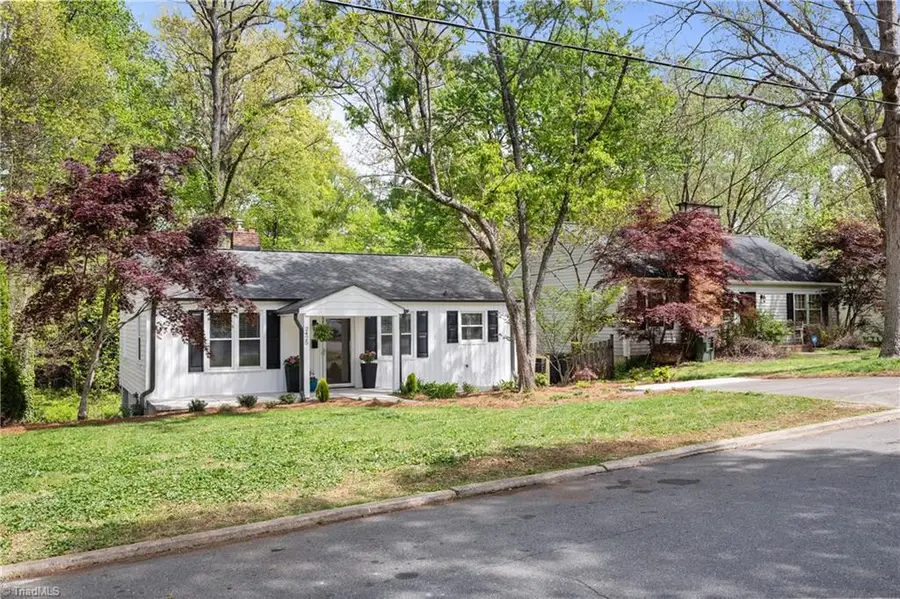 2425 Lyndhurst Avenue, Winston Salem, NC 27103 - #2
