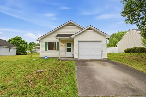 2424 Stratford Crossing Drive, Winston-Salem, NC 27103