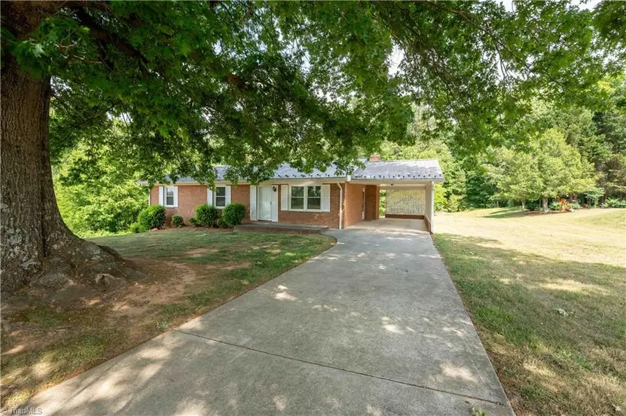 6221 Salem Chapel Road, Walnut Cove, NC 27052 - #3