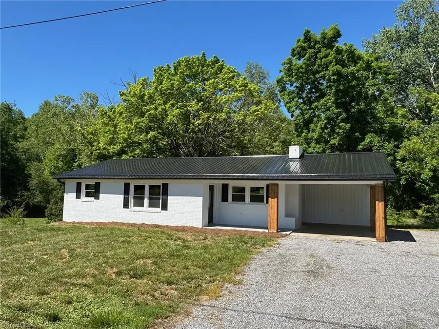 162 Green Valley Street, North Wilkesboro, NC 28659 - #2