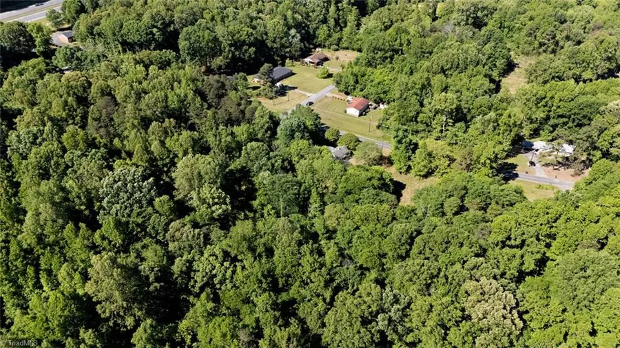 1305 Bridgepoint Road, Greensboro, NC 27405 - #3