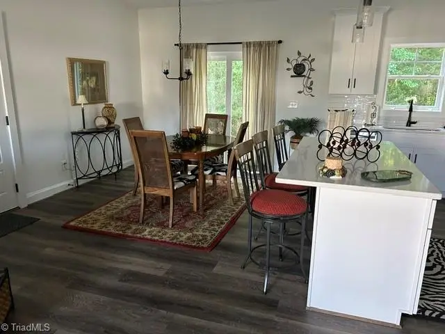 344 W Lee Avenue, Yadkinville, NC 27055 - #3