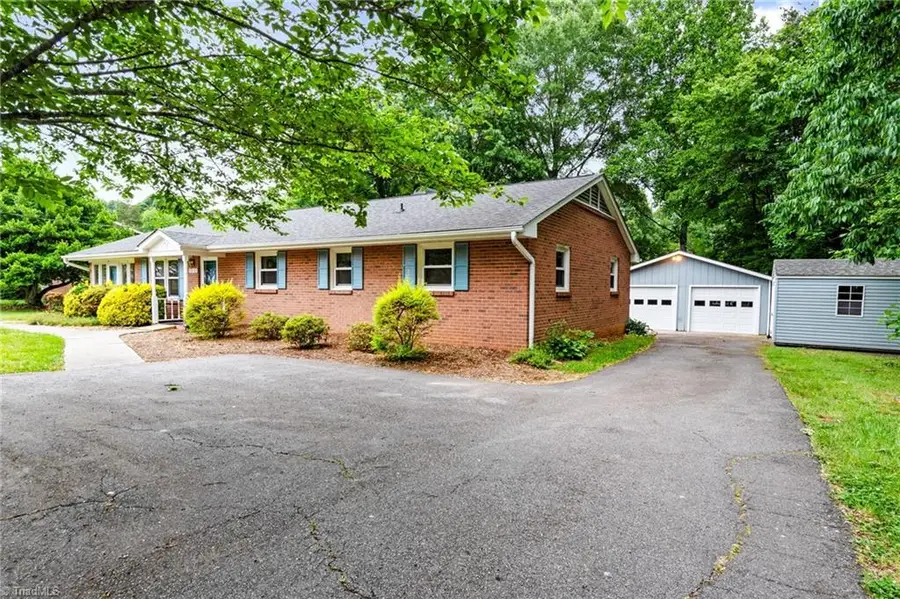 3511 Manoa Road, Pfafftown, NC 27040 - #2