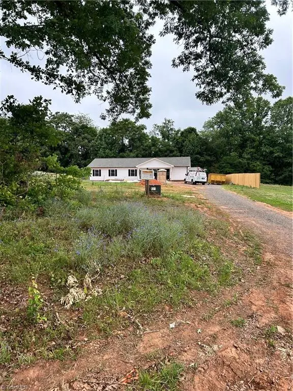1013 Blue Dan Lane, Yadkinville, NC 27055 - #3