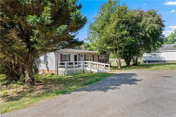 1990 Gumtree Road, Winston-Salem, NC 27107