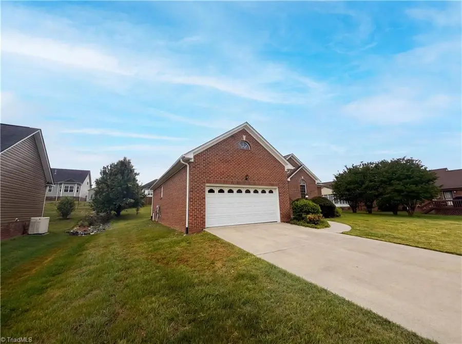 518 Wildwood Lane, Graham, NC 27253 - #2