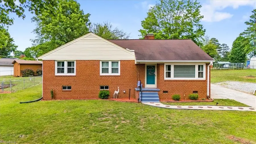206 Forestrose Drive, Lexington, NC 27295 - #2