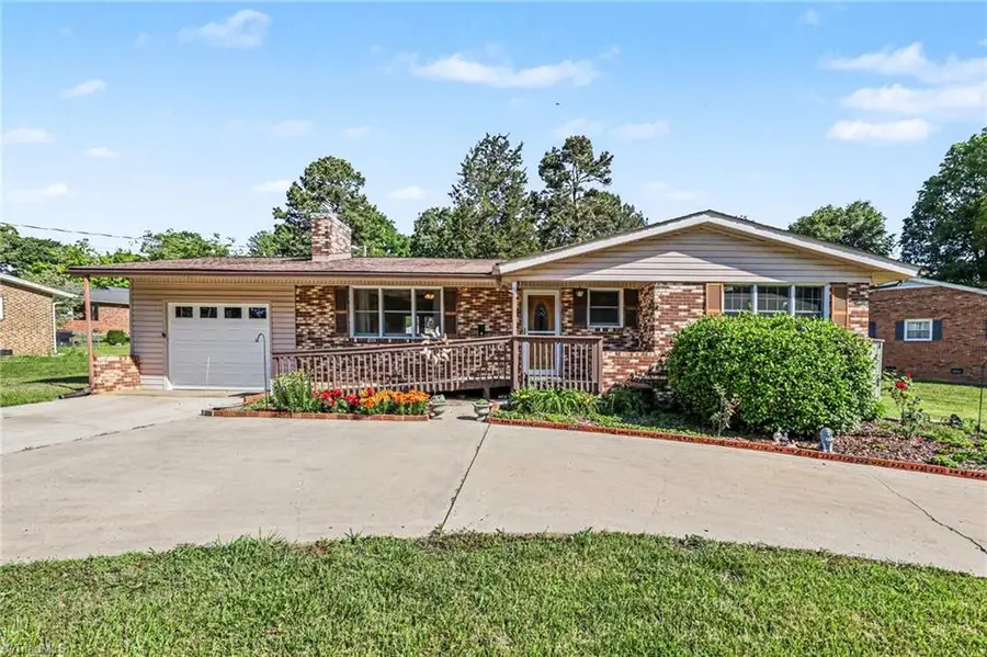 119 Lakeview Circle, Thomasville, NC 27360 - #2