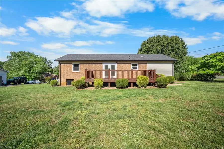 287 Holly Avenue, Mount Airy, NC 27030 - #2