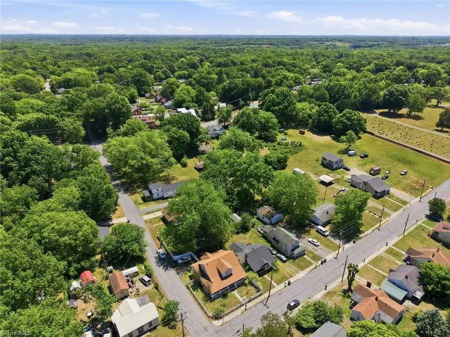 901 Montgomery Street, Reidsville, NC 27320 - #3