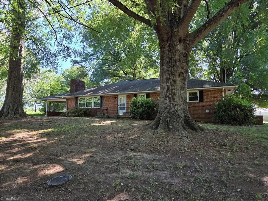 2975 Bellaire Circle, Walkertown, NC 27051 - #3