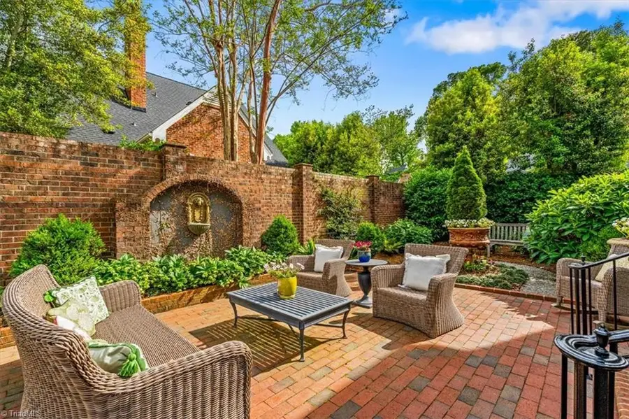 12 Charleston Square, Greensboro, NC 27408 - #3