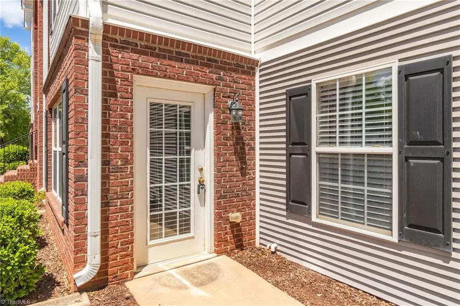 3694 Cotswold Avenue #1D, Greensboro, NC 27410 - #2