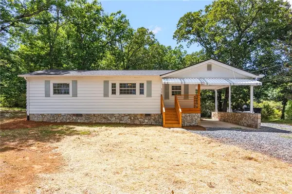 902 Breeze Hill Road, Asheboro, NC 27203