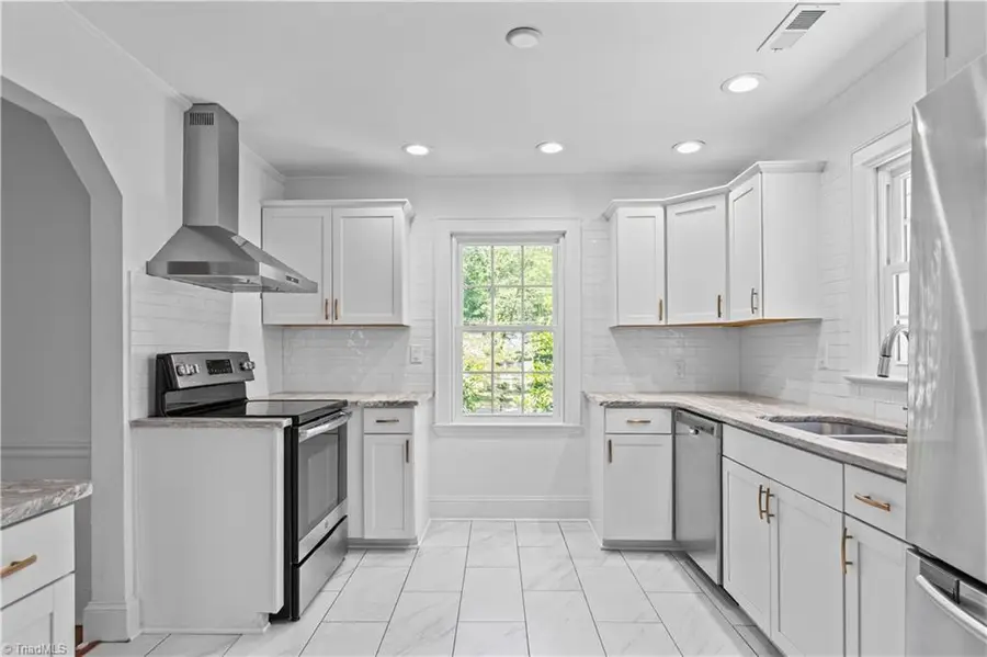 1913 Colonial Avenue, Greensboro, NC 27408 - #2