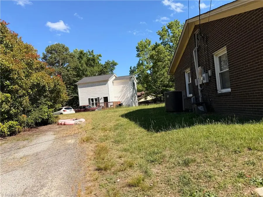 504 Lynn Drive, Thomasville, NC 27360 - #2