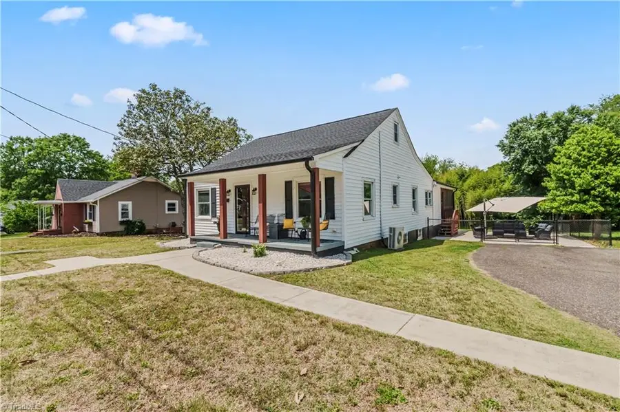 318 Oakdale Street, Mount Airy, NC 27030 - #2