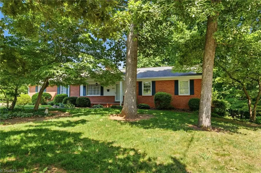 3533 Woodmere Place, Winston Salem, NC 27106 - #3