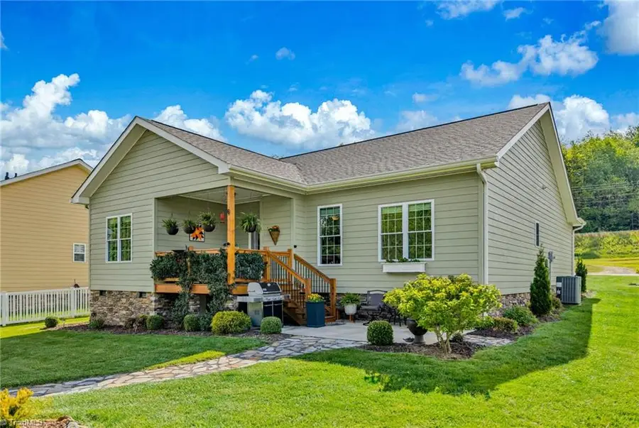 209 W Evergreen Street, West Jefferson, NC 28694 - #2