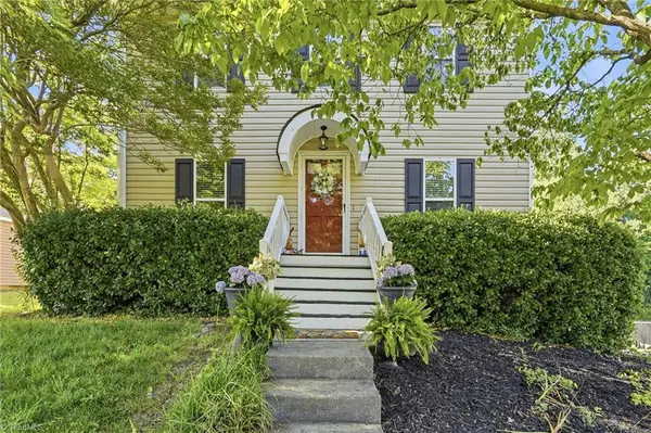 1533 Trinity Garden Circle, Clemmons, NC 27012