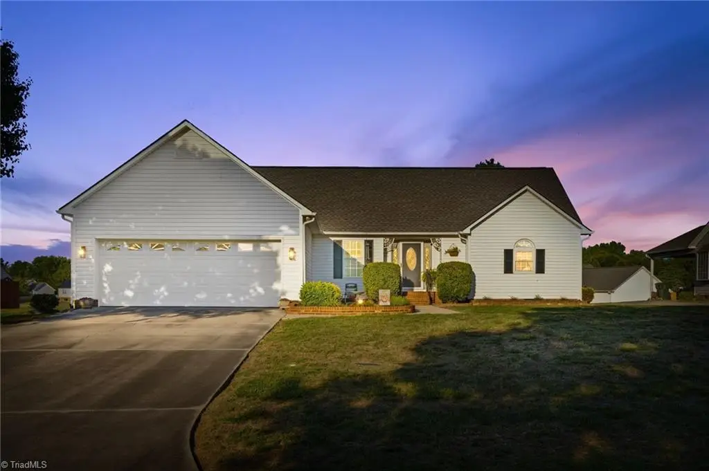 101 Erin Lane, Thomasville, NC 27360 - #1