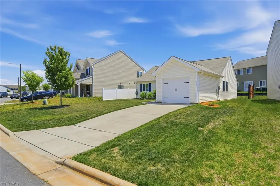 3904 Bissett Way, Greensboro, NC 27405 - #3