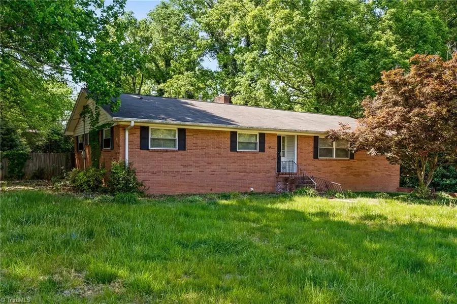 18 Colonial Drive, Lexington, NC 27292 - #2