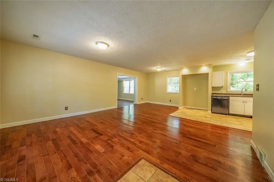 3155 Rainbow Avenue, Pfafftown, NC 27040 - #2