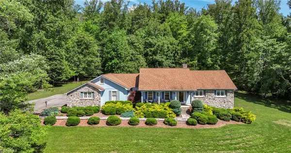 1335-1 Shingle Gap Road, Purlear, NC 28665