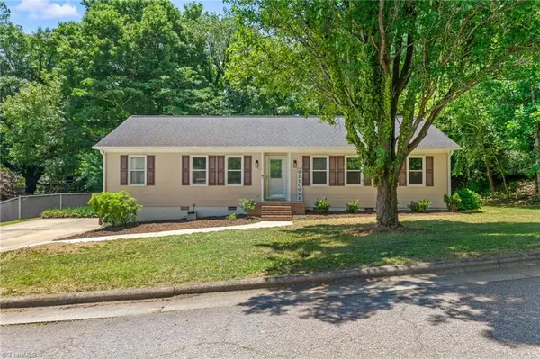 1800 Rivertrace Point, High Point, NC 27265