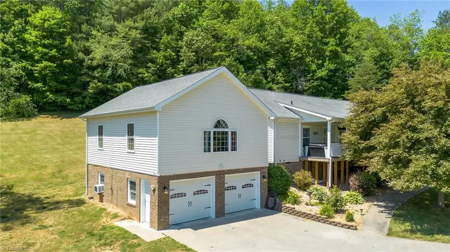 10755 N Nc Highway 16, Millers Creek, NC 28651 - #2