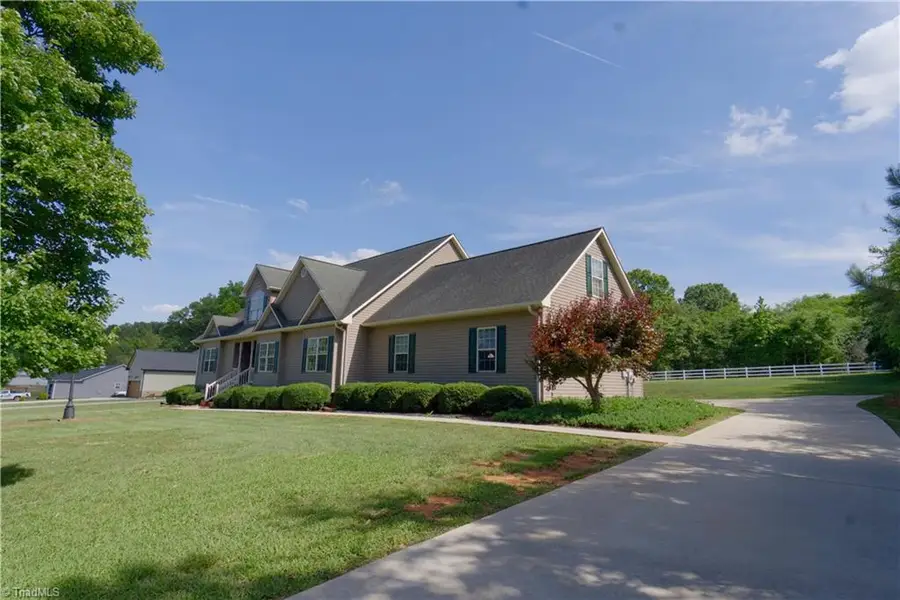 2034 Waterford Pointe Road, Lexington, NC 27292 - #2