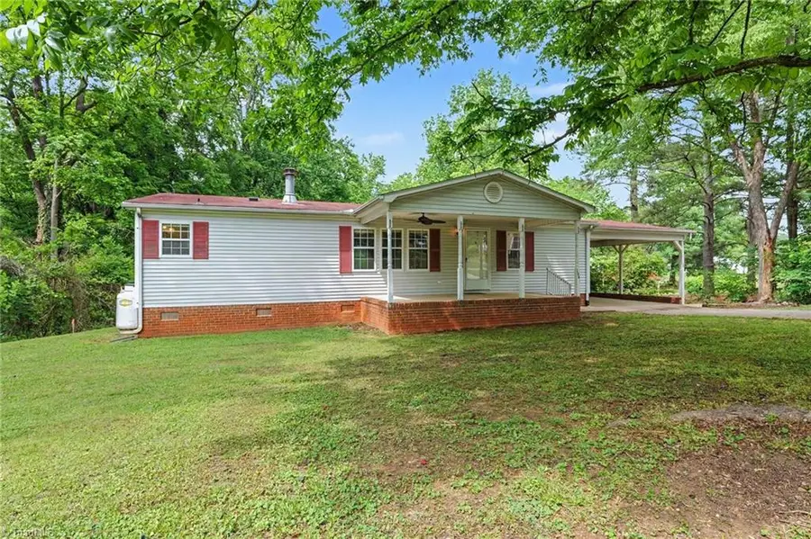 194 W 3rd Street, Denton, NC 27239 - #3