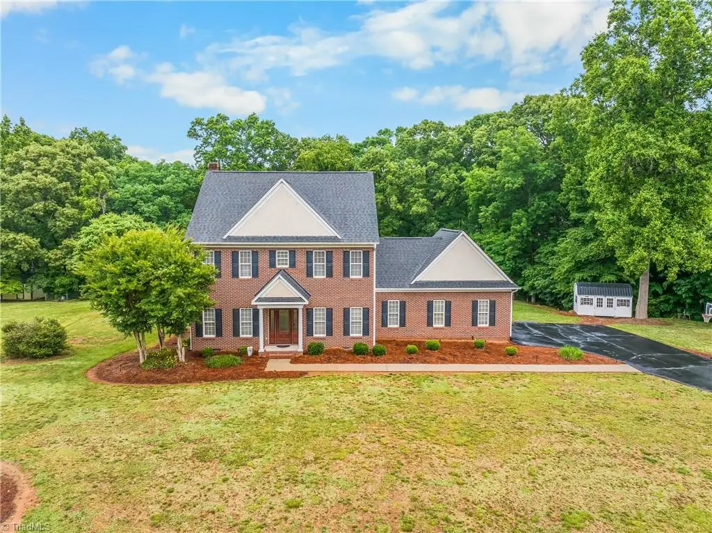 129 Walnut Avenue, Yadkinville, NC 27055 - #1