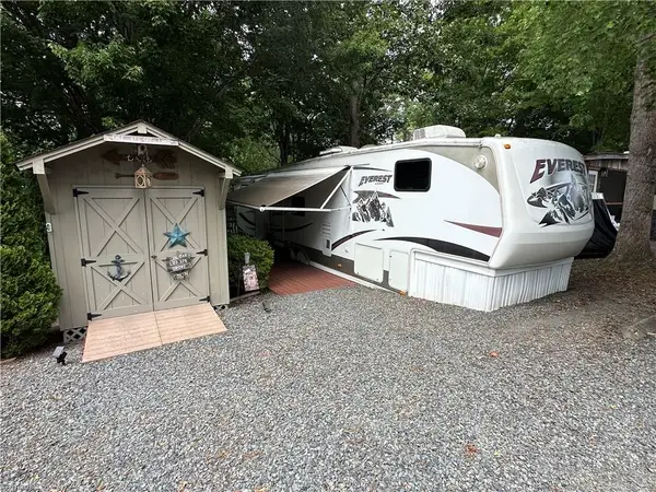 114 Oak Street, New London, NC 28127