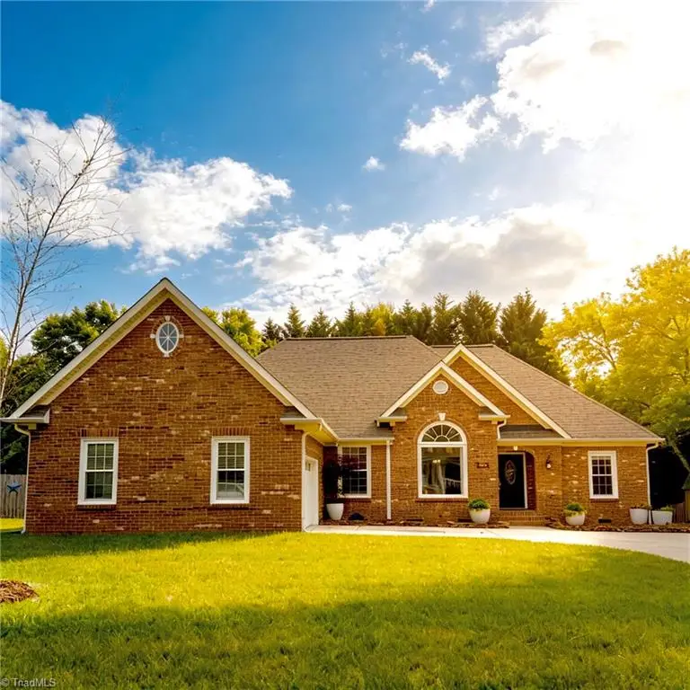 936 George Place Drive, Kernersville, NC 27284 - #1