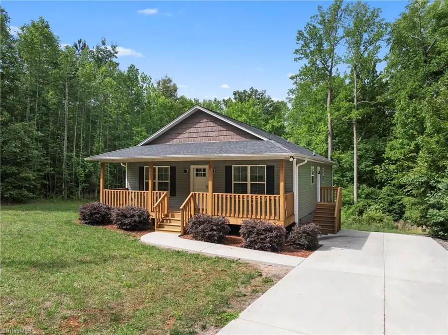 247 Lake Drive 9, Lexington, NC 27292 - #3