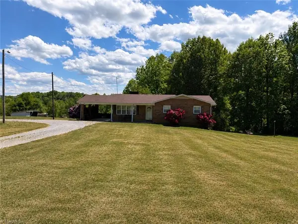 8186 Old 60, Roaring River, NC 28697