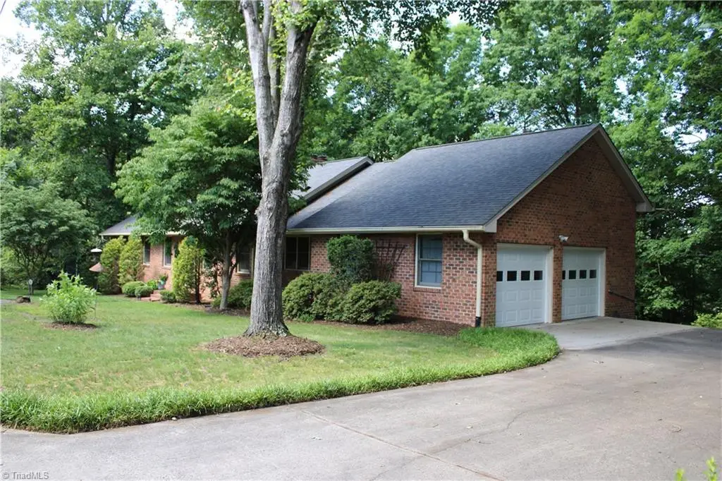 329 Laurel Street, Mount Airy, NC 27030 - #1
