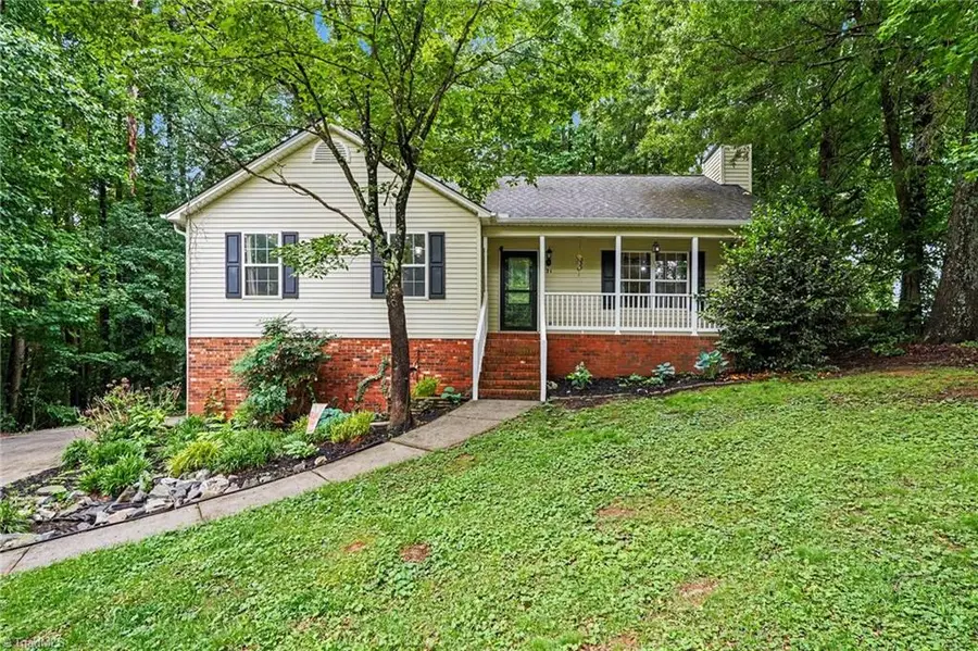 431 Lakecrest Drive, Kernersville, NC 27284 - #2